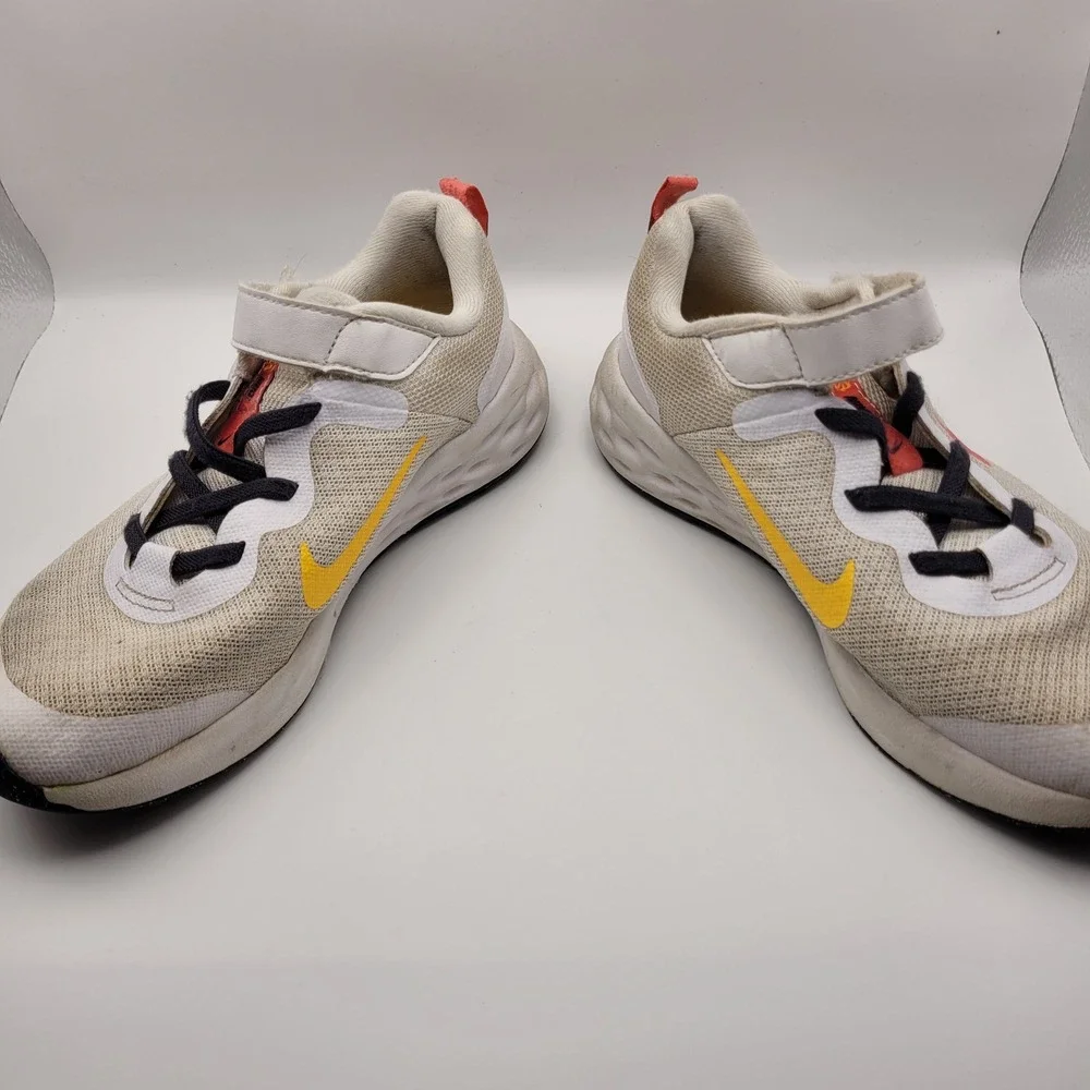 Nike Revolution 6 Next Nature Kids Running Shoes DD1095-101 Size 2Y White Pink